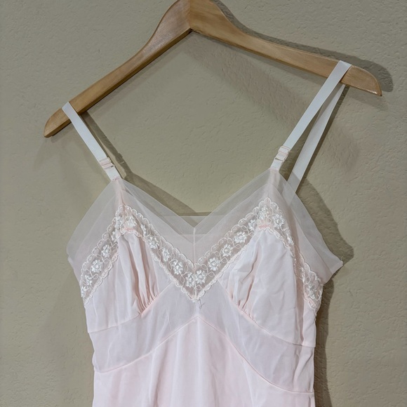 Gorgeous vintage pale pink embroidered slip / nightgown 34/ S/ slip dress - Picture 3 of 10